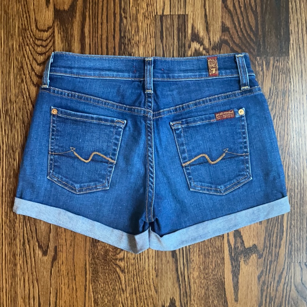 7 for All Mankind Roll Up Short - Picture 2 of 5